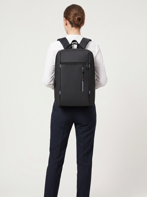 Sac à Dos Voyage Pro Noir - mannequin femme studio dos